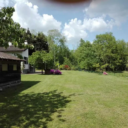 Casa Vacanza Tre Pini Feriehus Ameno